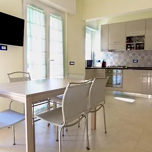 Pietra Home, Posto Auto, Ac ,wifi, 150mt Dal Mare Pietra Ligure