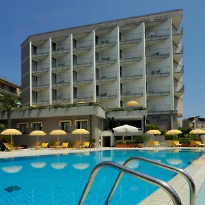 4* Aparthotel Mediterranee